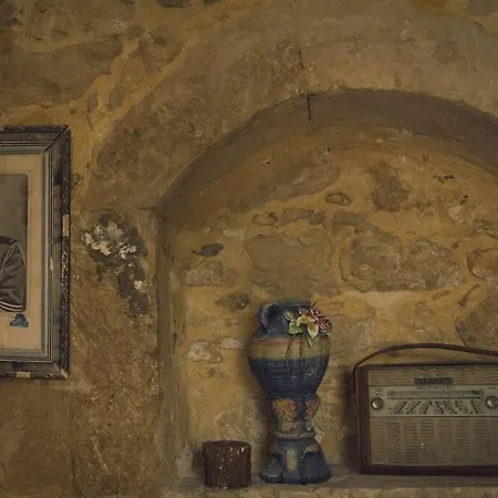 The Royal Stonehouse : Sophia Holiday home *