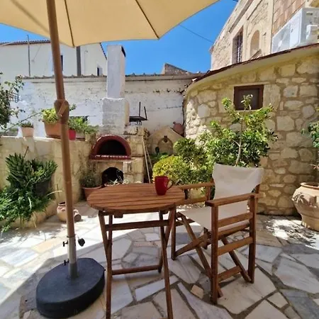 The Royal Stonehouse : Sophia Holiday home *